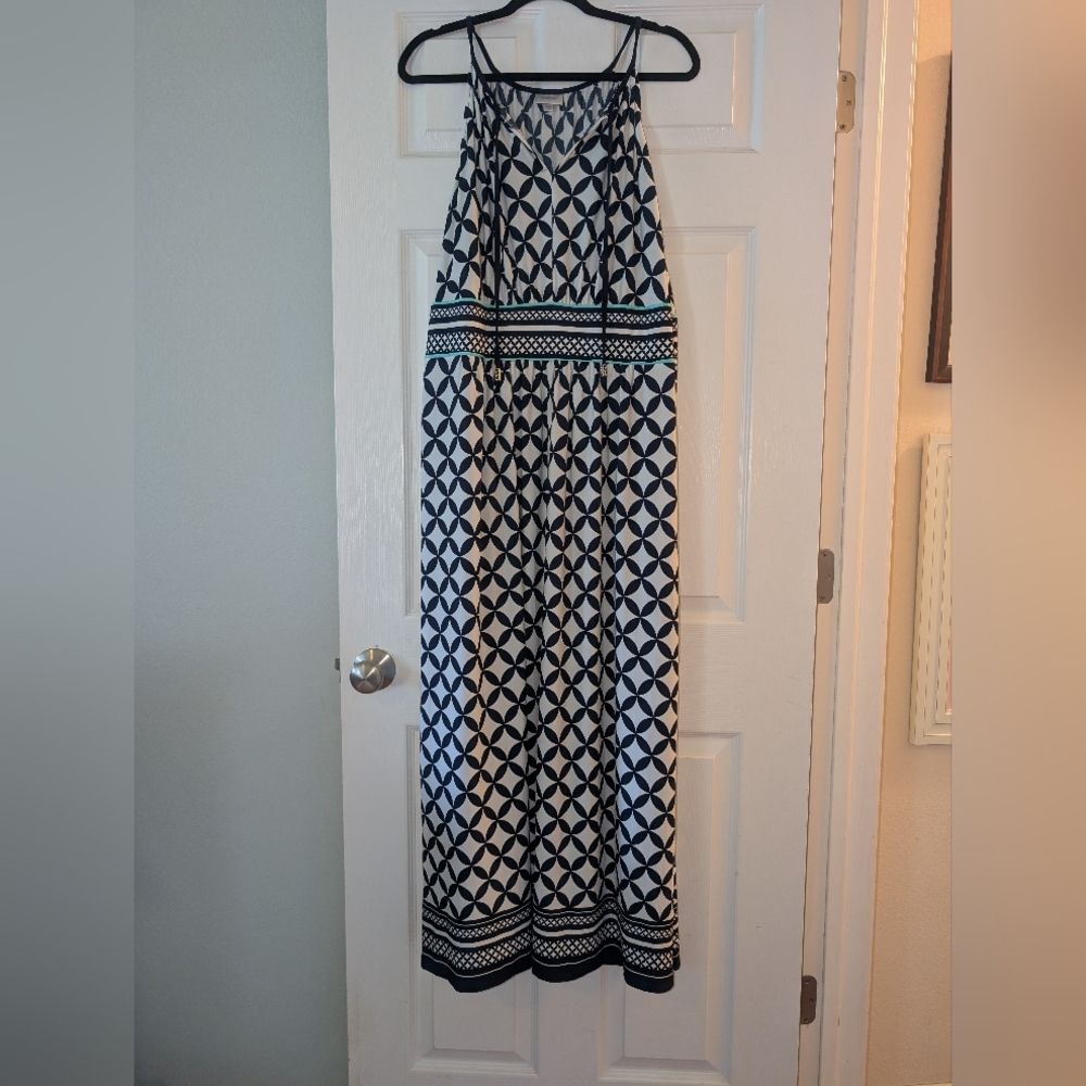 Avenue Black and White Geometric Boho Flowy Maxi Dress size 20